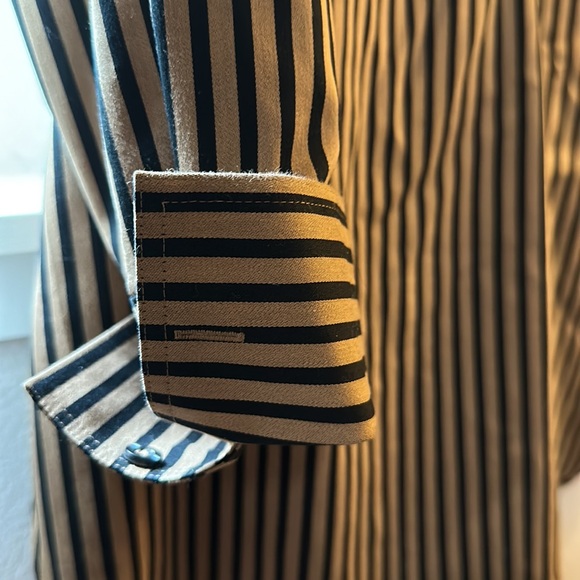 Chicos sz 2 No Iron tunic blouse EUC - Picture 3 of 5